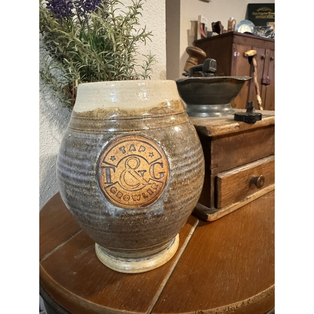 T&G TAP GROWLER Gorgeous Stoneware Beer Stein 40 oz - Signed Limited Edition